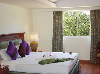 Sea Pearl Beach & Spa Patong Esterno foto