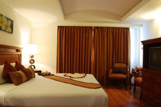 Sea Pearl Beach & Spa Patong Esterno foto
