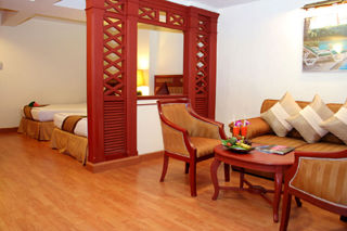 Sea Pearl Beach & Spa Patong Esterno foto